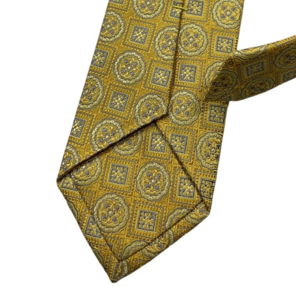 DAVID DONAHUE Gold Geometric Silk LUXURY Tie HANDMADE USA - Picture 4 of 4
